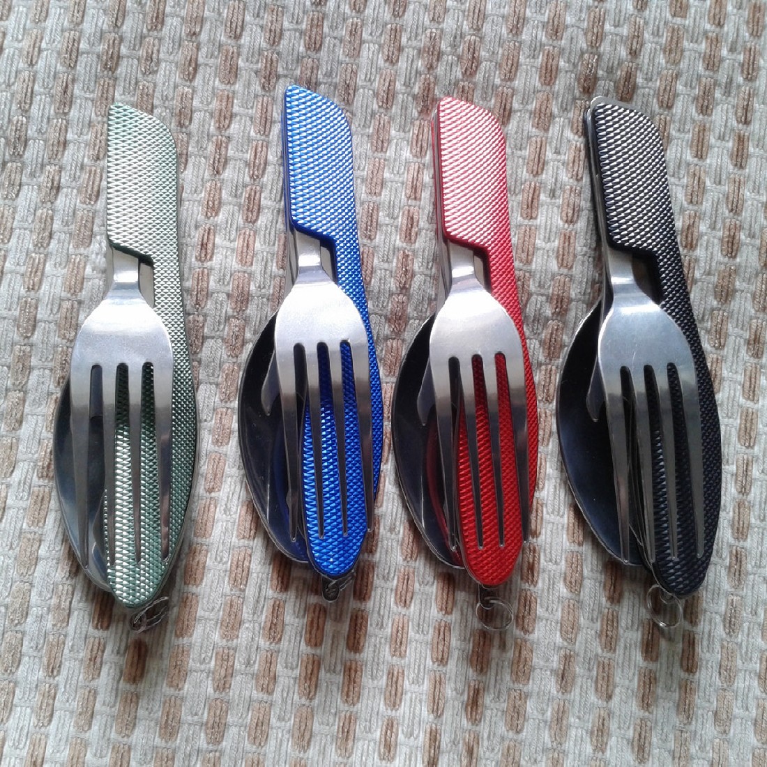 Foldable spoon-fork