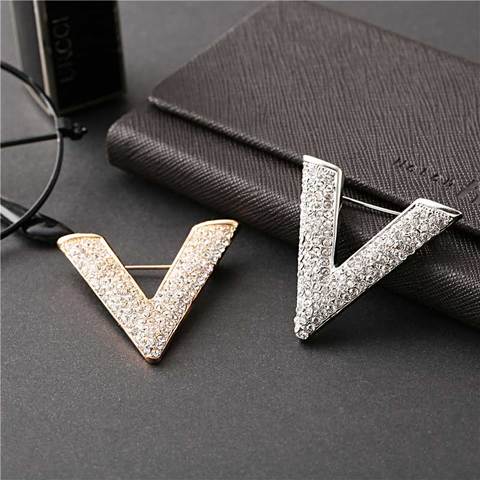 Fashion Temperament V Letter Brooches Full Rhinestone Upscale Lady Pin Party Dress Woman Brooch ► Photo 1/6
