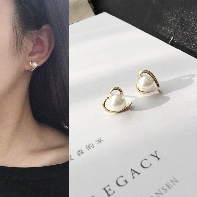 Elegant Pearl Earrings Women Personality Stud Earrings Jewelry Accessories 