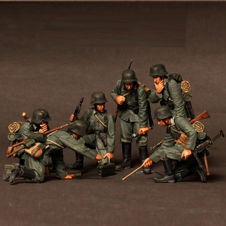 1/35 Resin Figure Model Kit German Soldier Infantry WWII Unpainted Unassambled 