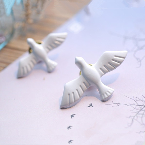 Hot 2022 Swallow Brooch Acrylic Vintage White Peace Dove Animal Birds Brooch Pin Fashion Jewelry Girl Accessories For Women ► Photo 1/4