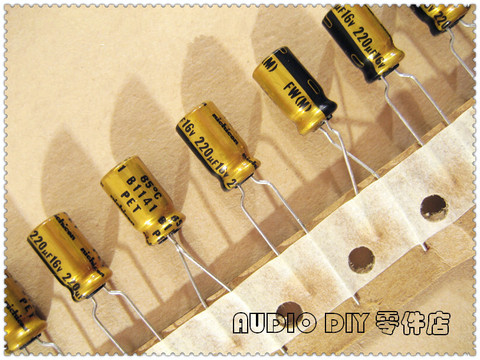 Nichicon FW Series 220uF/16V Audio Electrolytic Capacitor ► Photo 1/1