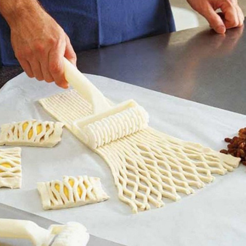 1pc Plastic Baking Tool Pull Net Wheel Knife Pizza Pastry Lattice Roller Cutter for Dough Cookie Pie Craft Kitchen Accessories ► Photo 1/6