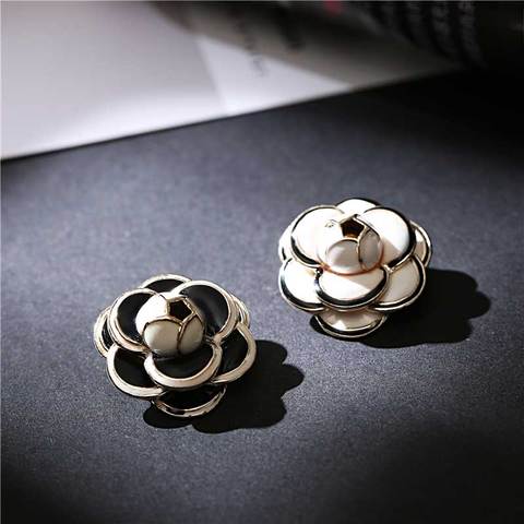 Luxury big brand small black white camellia brooch Party catwalk fashion flower brooches badge pin for Woman ► Photo 1/6