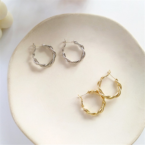 South Korea 2022 C shape deformation geometry golden metal retro geometric earrings pendant earrings girls wedding gift ► Photo 1/6
