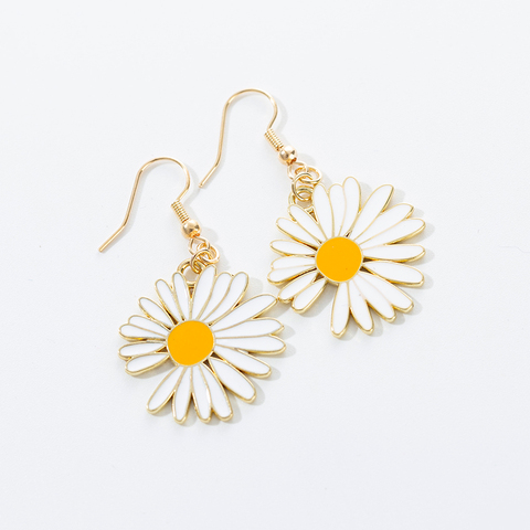 Xiǎo chújú shàonǚ kě'ài tiánměi ěrhuán 11/5000 Little Daisy Girl Cute Sweet Earrings Earrings Womens Jewelry ► Photo 1/6