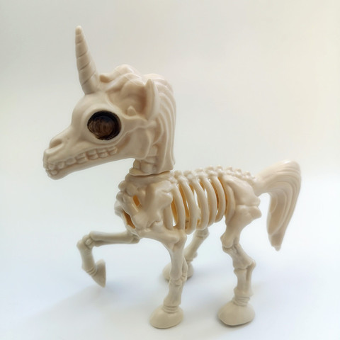 Animal Skeleton Unicorn Bear Dog Plastic Animal Skeleton Bones Horror Halloween Prop Animal Horror House Party Decoration ► Photo 1/1