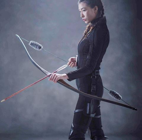 Archery Hunting Recurve Bow One Piece Traditional Wood Longbow Targeting Practice Right Hand with Otter Balls String Silencer ► Photo 1/6