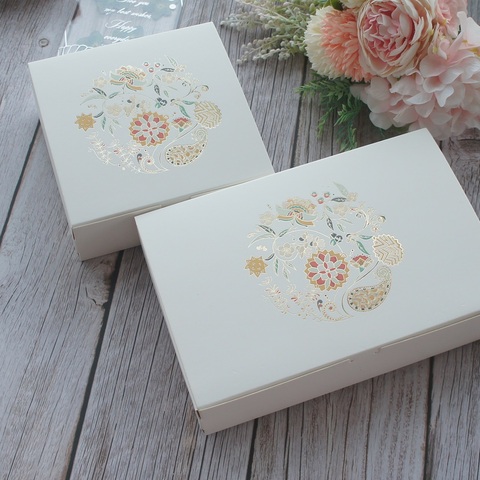 2 Size White Gold Flower Round 10pcs  Macaron Chocolate Paper Box Wedding Favor Christmas Birthday Party Gifts Packaging ► Photo 1/5