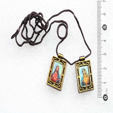 2 packs / plastic shoulder caps Catholic cheap rope chain with golden faced Virgin Carmel and Sacred Heart Jesus necklace ► Photo 1/6