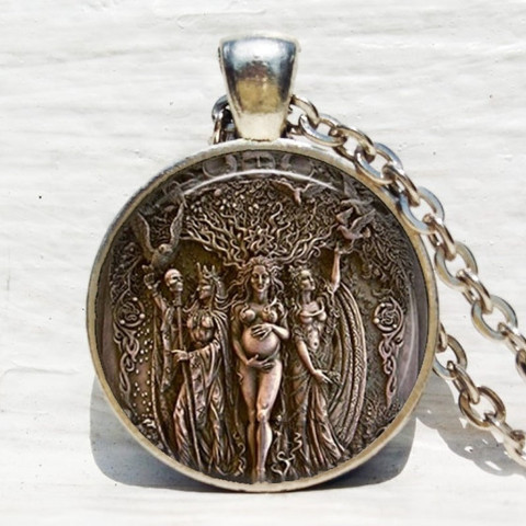 Fashion Wiccan Vintage Statue Of Triple Moon Goddess Amulet Pendant Necklace Glass Jewelry Women Gift Choker ► Photo 1/6