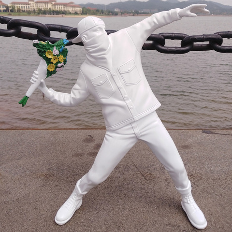 Modern Art Flower Resin Figurine England Street Art Sculpture Statue Creative Collection Art Toy Ornaments Miniature Boy ► Photo 1/6