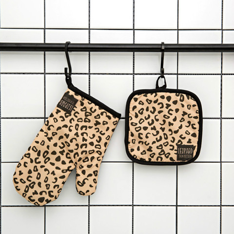 Kitchen Gloves Insulation Leopard Pattern Pad Cooking Microwave Gloves Baking BBQ Oven Potholders Oven Mitts Potholder Pad ► Photo 1/6