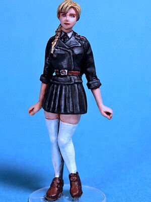 1:35  Second World War Tank Soldier Female ► Photo 1/1