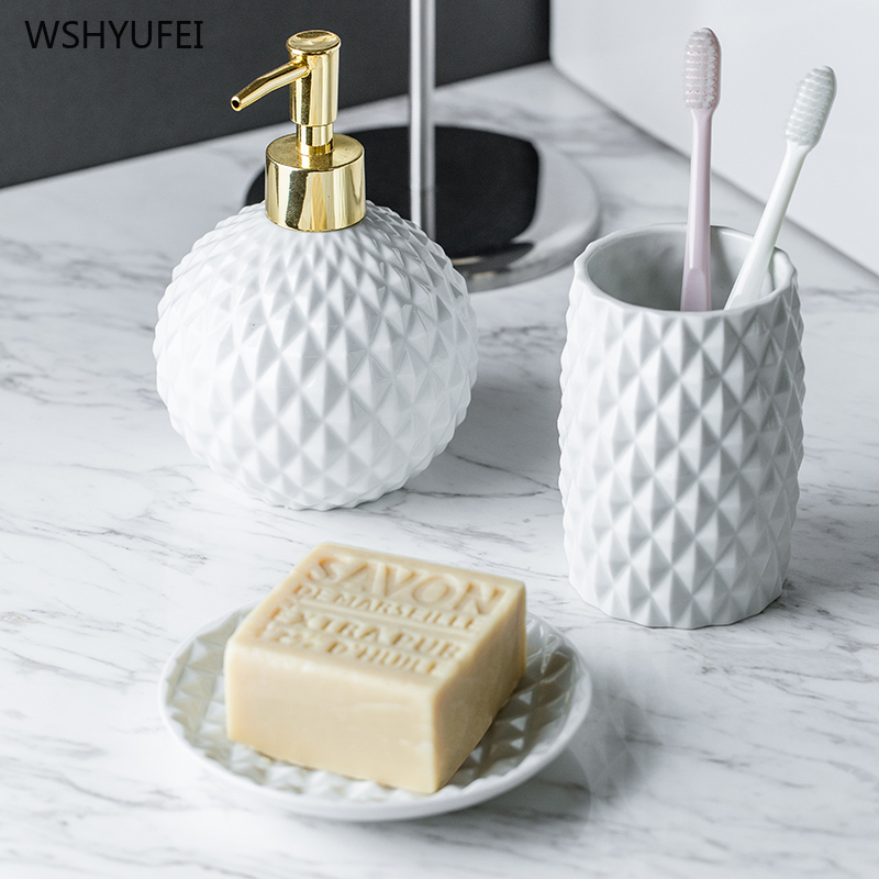 Creative Designs Bathroom Four-piece White Embossed Pattern Bathroom Set soap dish dispenser