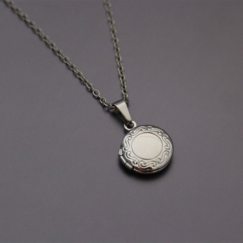 1pc Tiny Engraved Round Photo Frame Pendant Geometric Charms Floating Locket Necklaces Women Kids Fashion Memorial Jewelry ► Photo 1/6