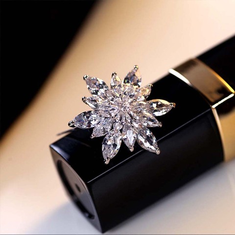1Pc New Fashion Christmas Snowflake Brooch Zircon Brooches  for Women Men Pins Dress Coat Accessories Jewelry Gifts ► Photo 1/6
