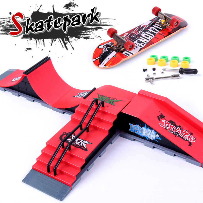 Mini Fingerboard Finger Skateboard & Skate Ramp Skatepark Play Set Kids Toy 92D 