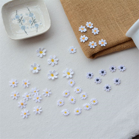 10pcs/lot Small Daisies flower Patch Embroidery Sticker Sew on Patches for clothing applique embroidery DIY Clothing Accessories ► Photo 1/6