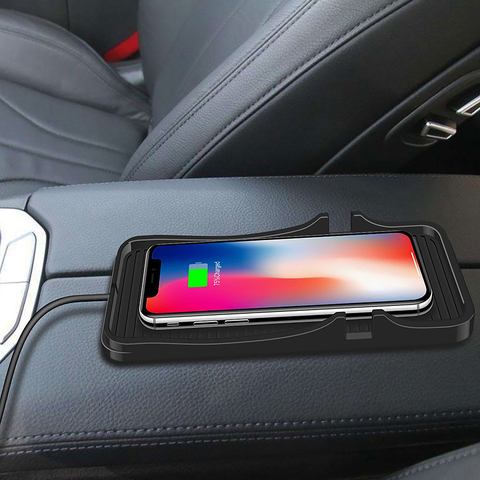 Qi wireless fast charger for Mercedes W205 W204  universal car dashboard holder mount non-slip silicone mat stand 5W/7.5W/10W ► Photo 1/1