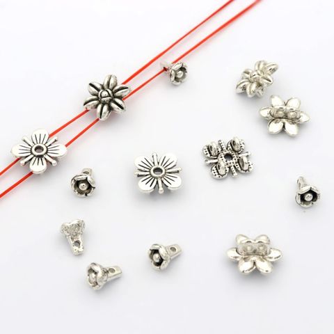 30pcs Anqitue Color 2 4 Holes Flower Spacer Loose Button Metal Charm Beads For Jewelry Making Diy Bracelet Finding Accessoreis ► Photo 1/4