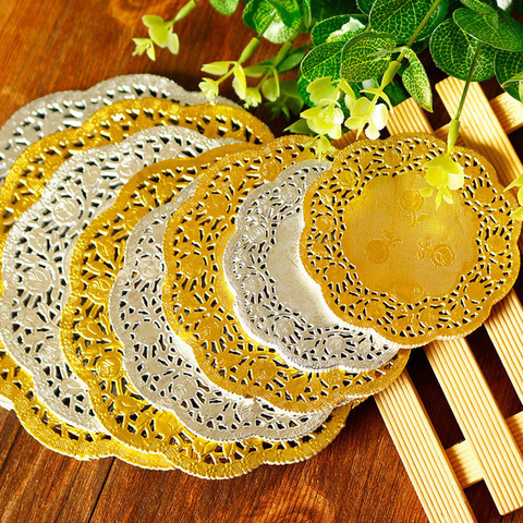 Round Paper Doilies Golden Silver Lace Kitchen Wedding Party Decorative Baking Placemat Tea Coffee Doily Handmade Pad 50pcs ► Photo 1/6