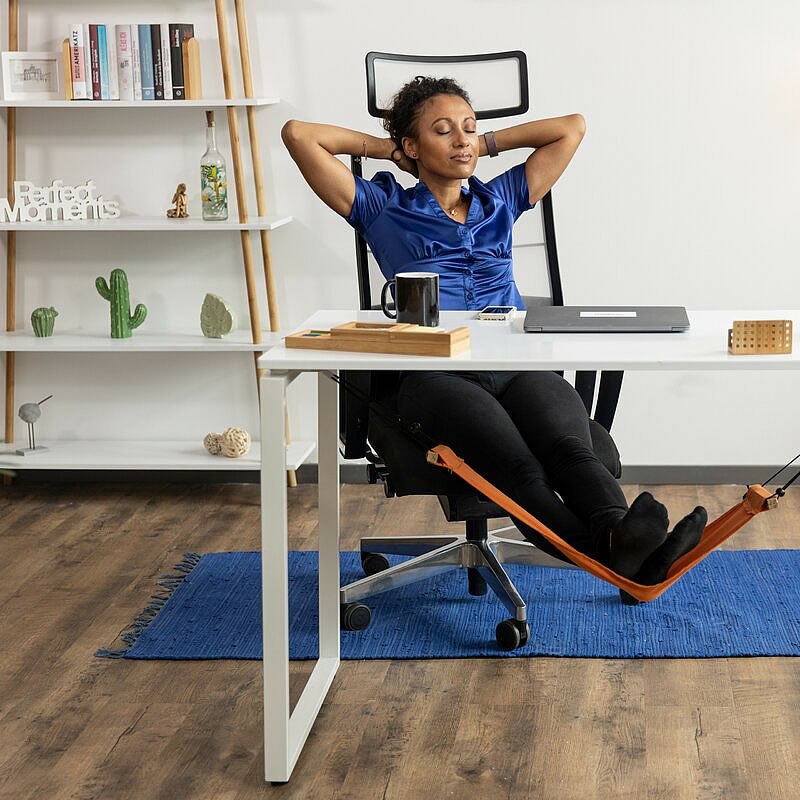 Portable desk footrest, leg rest hammock, make your work time very