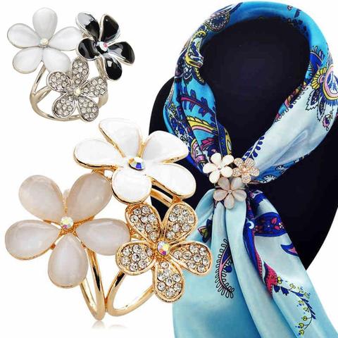2022 Hot Sales Women Shiny Rhinestone Inlaid Flower Scarf Ring Clip Holder Brooch Pin Buckle brooches for women/clothes for wome ► Photo 1/6