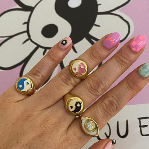 JUST FEEL 2022 Gold Color Metal Rings Korean Cute Enamel Daisy Tulip Heart Yin and Yang Rings Wonderful Choice for Women Jewelry ► Photo 1/6