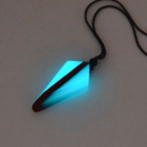 Fashion Arrow Necklace, Ancient Wood Resin Combined With Strength Energy Jewelry, Luminous Pendant Gift A203051 ► Photo 1/6