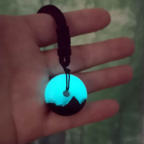 Luminous and shiny resin material retro handmade jewelry men's and women's necklace pendant wholesale ► Photo 1/6