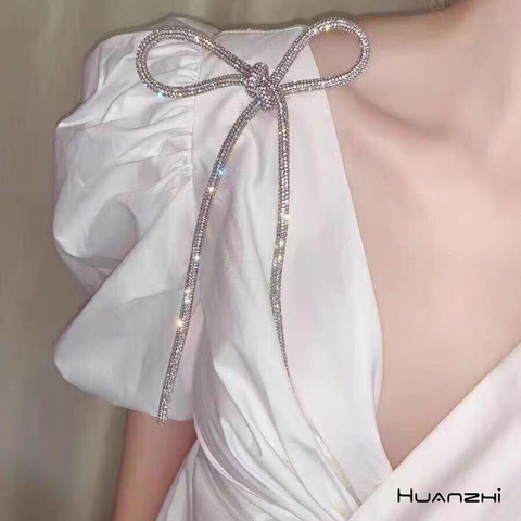 HUANZHI 2022 NEW Korean INS Personality Exaggeration Shiny Zircon Bow Dress Brooch for Women Girls Collar Accessories Jewelry ► Photo 1/6