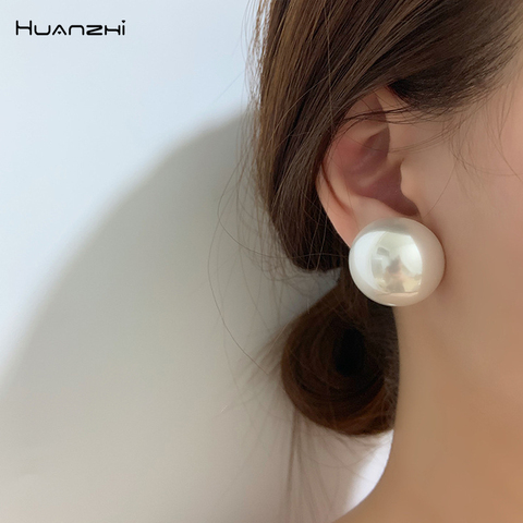 HUANZHI 2022 New Autumn Winter Minimalist Retro Pearl Stud Earring for Women Girls Party Jewelry Wedding Friend Birthday Gift ► Photo 1/6