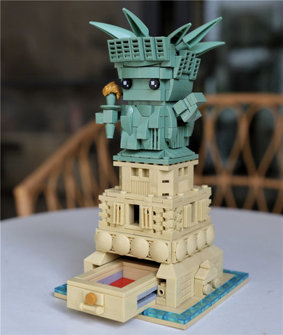 2022 City Creator New York Statue of Liberty Brickheadz Model Building Blocks Bricks Collectible Kids Toys ► Photo 1/6