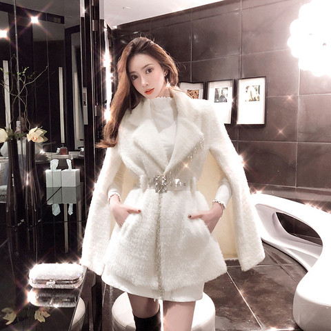 Autumn Winter New White chic Beaded Elegant Warm Velvet Faux Fur Cloak Jacket For Women Bat Streetwear Abrigos Mujer Invierno ► Photo 1/6