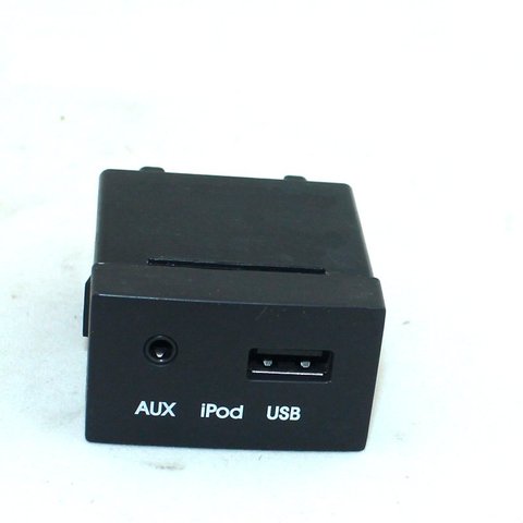 AUX USB Reader iPod AUX Port Adapter for HYUNDAI 2009 i30 961202R000 961202R500 ► Photo 1/4