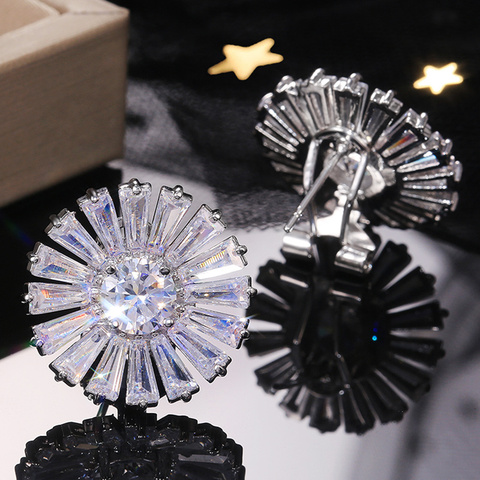 Huitan Romantic Top Quality Shine Cubic Zirconia Big Flower Women Stud Earring Delicate Business Occasion Women Earring Hot Sale ► Photo 1/6