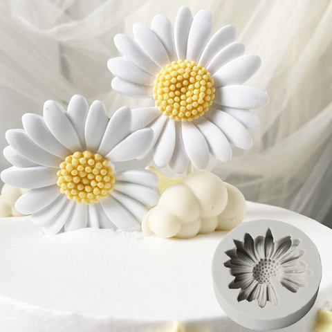 Daisy Chamomile Flower Silicone Mold Car Aromatherapy Epoxy Handmade Soap Candle Mold DIY Decoration Mold M2768 ► Photo 1/6