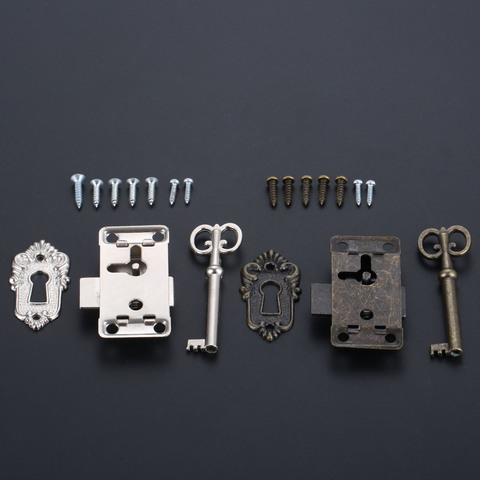 VINTAGE WARDROBE / BOX / CUPBOARD KEYS