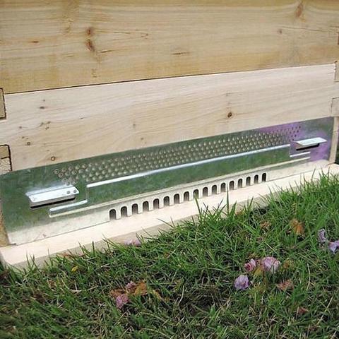 Bee Hive Sliding Mouse Guards Travel Gate Beekeeping Equipment Breeding Tool Metal Accessories Bee Hive Box ► Photo 1/6