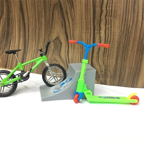 Mini Scooter Two Wheel Scooter Children's Educational Toys Finger Scooter  Bike Fingerboard Skateboard - Price history & Review | AliExpress Seller -  World In My Eyes Store 