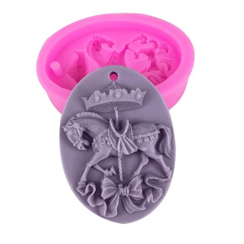 Carousel Silicone Cake Mold Soap Molds Plaster Clay Mold Diy Fondant Cake Decoration Tools Silicone Mold Christmas Decoration ► Photo 1/6