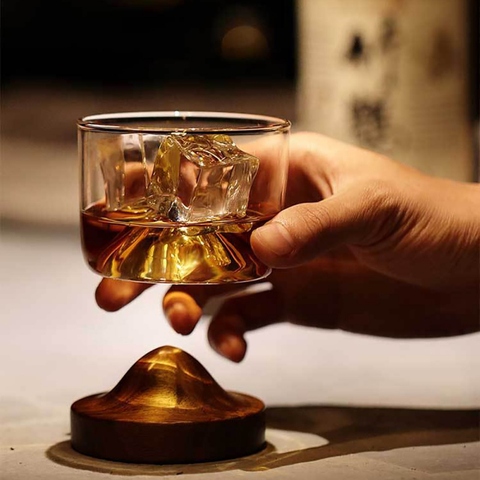 2022 Mountain-shaped wooden bottom glass small wine glass Irish whiskey glass Scotch whisky lovers wine glass ► Photo 1/6