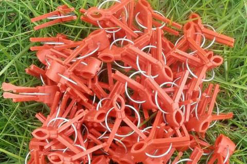 100 durable plastic grafting clamps, garden plant support clamps, round red clamps for gardening vegetables, flowers, shrubs ► Photo 1/4