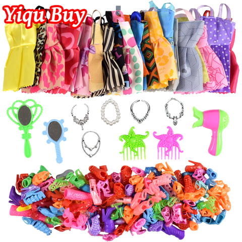 30 pieces/set of doll accessories = 10doll clothes + 2vanity mirror + 2 comb + 10pairs of shoes + 5necklaces + 1 Doll hair dryer ► Photo 1/6
