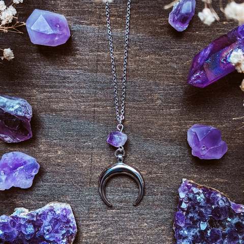 Witch Crystal Amethyst Crescent Moon Pendant Necklace Mysterious Wiccan Goddess Jewelry ► Photo 1/3