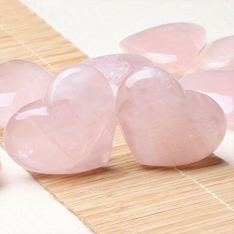 Heart Shaped Rose Pink Natural Quartz Crystal Stone Charm Carved Palm Love Healing stone for Diy Craft Jewelry Making ► Photo 1/6