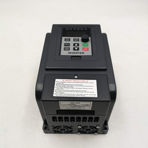 AT4-1.5KW/2.2KW 220V Single Phase input and 380v 3Phase Output Frequency Converter  Drive / Frequency Inverter / VFD New ► Photo 1/6