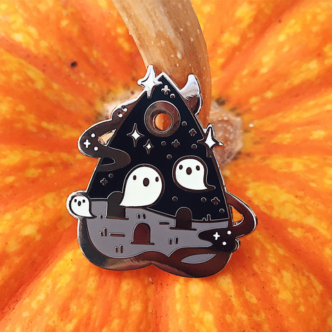 Unique Cartoon Ghost Divination Board Hard Enamel Pin Mysterious Goth Spooky Magical Black Medal Brooch Jewelry Halloween Gift ► Photo 1/2