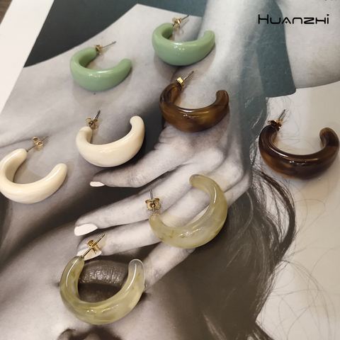 HUANZHI 2022 New Korea Colorful Acrylic Geometric C-shaped Hoop Earrings Retro For Women Girls Party Travel Jewelry Gifts ► Photo 1/6